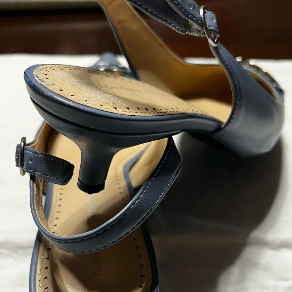 Adrienne Vittadini blue sling backs - Picture 2 of 6